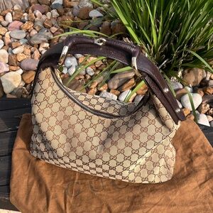 🩷🔥BEAUTIFUL EUC GUCCI MONOGRAM HOBO🔥🩷